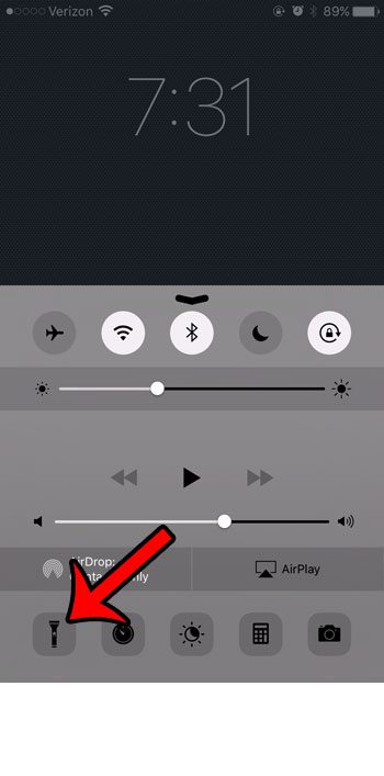 Как включить фонарик, не разблокируя iPhone