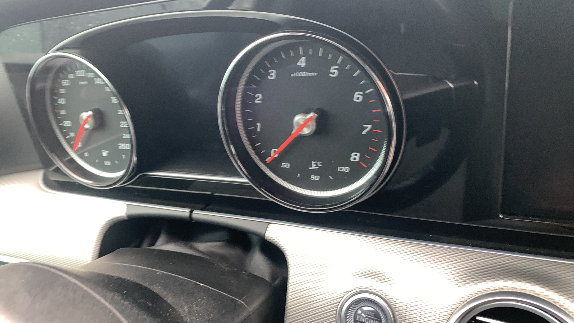 Mercedes-Benz E седан