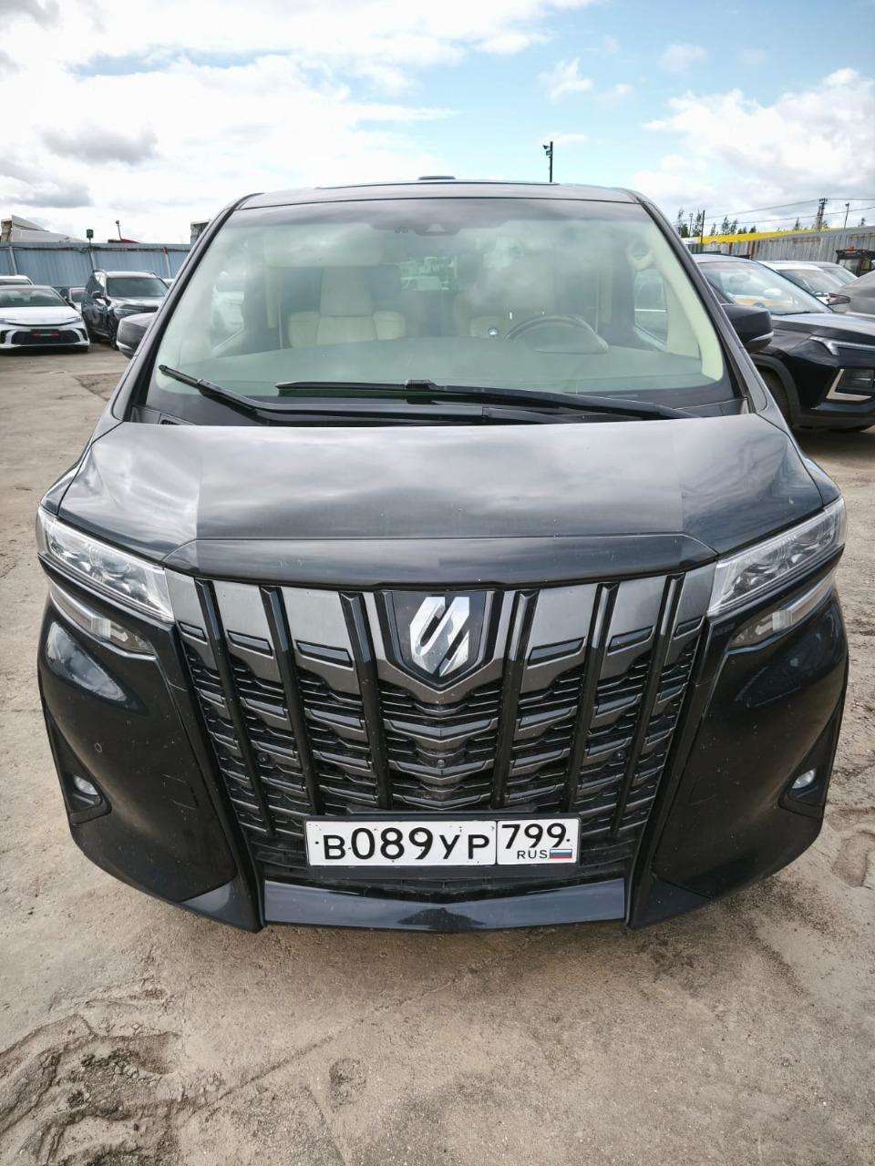 Toyota ALPHARD Executive Lounge