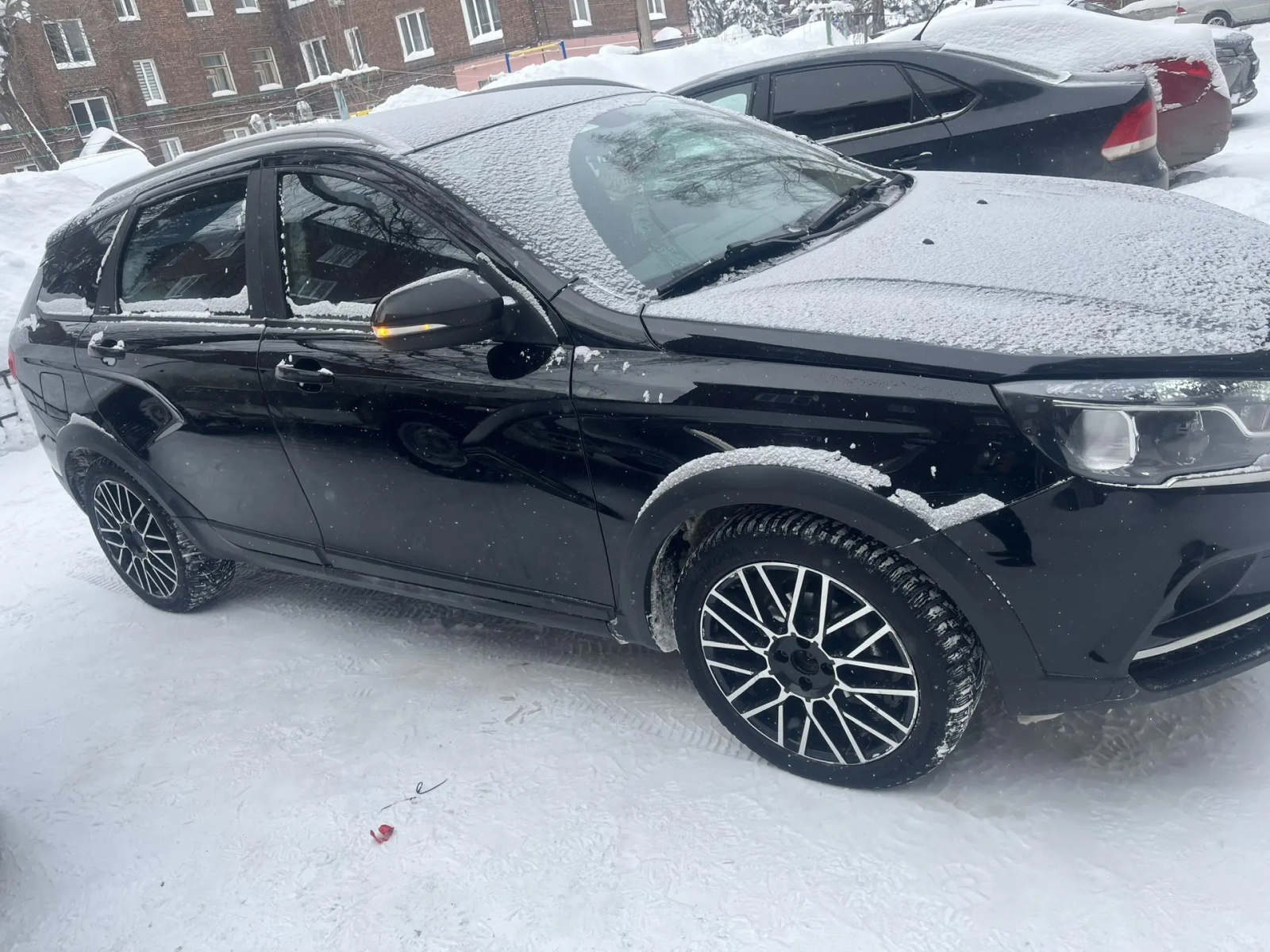 LADA VESTA SW Cross BLACK