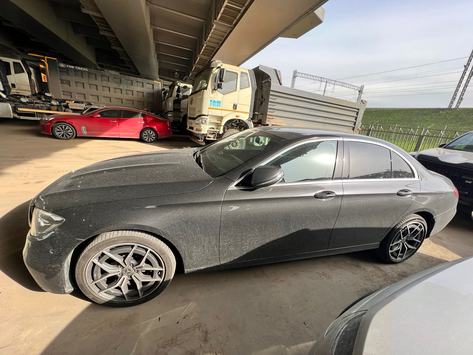 Mercedes-Benz E-CLASS