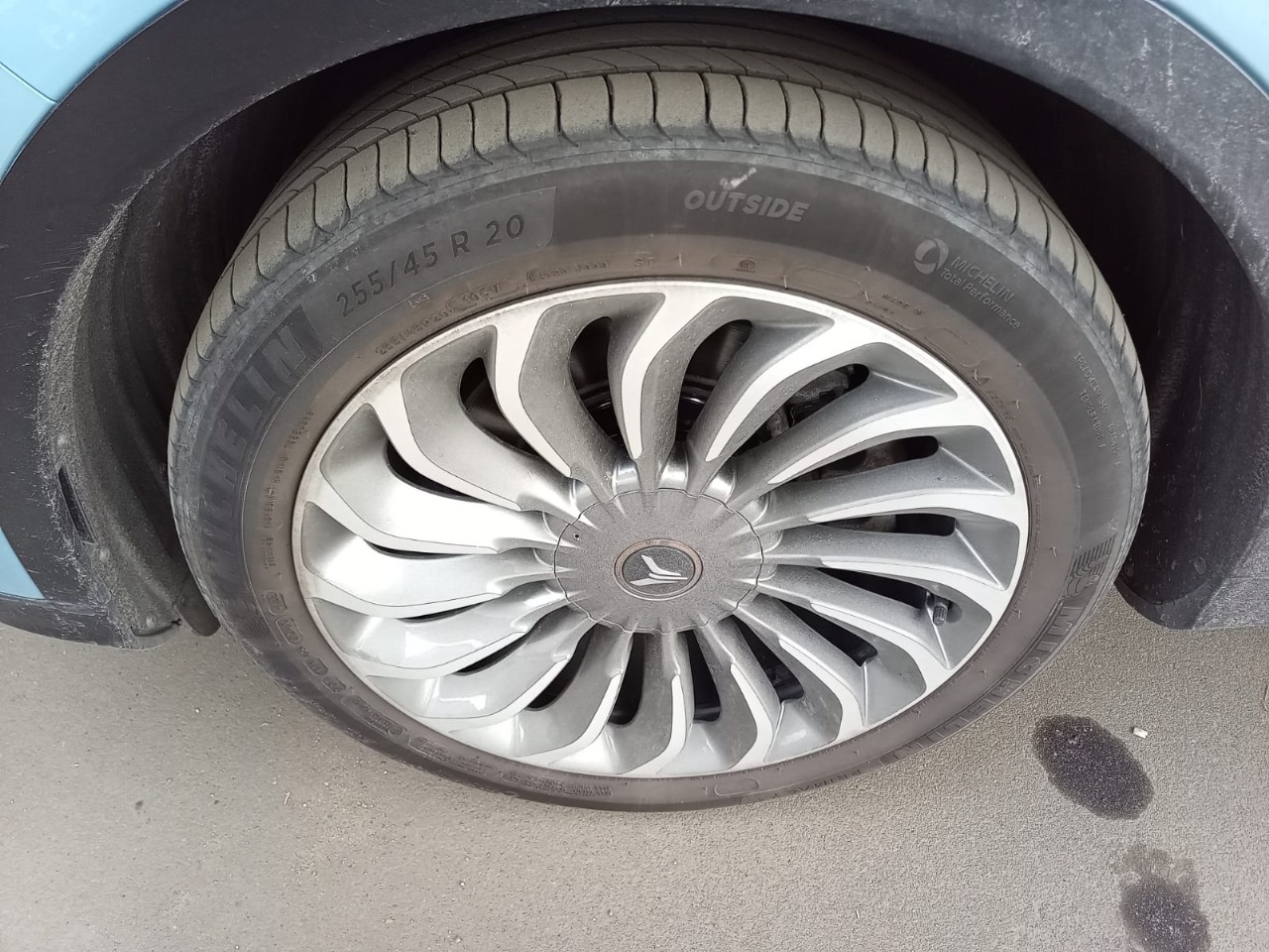 VOYAH Free - фото 4