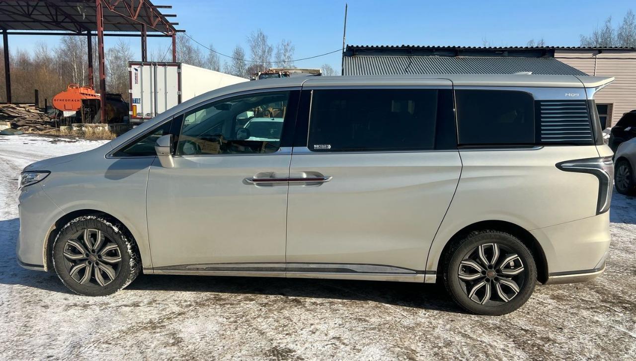 HONGQI HQ9 - фото 3
