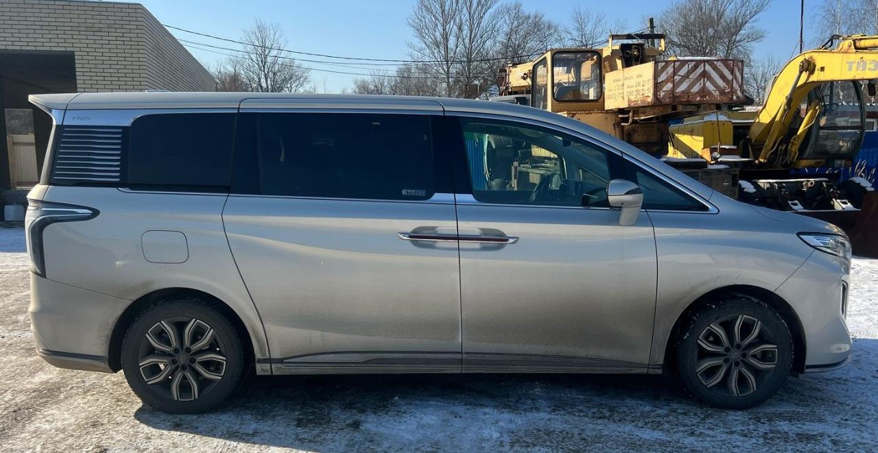 HONGQI HQ9 - фото 4