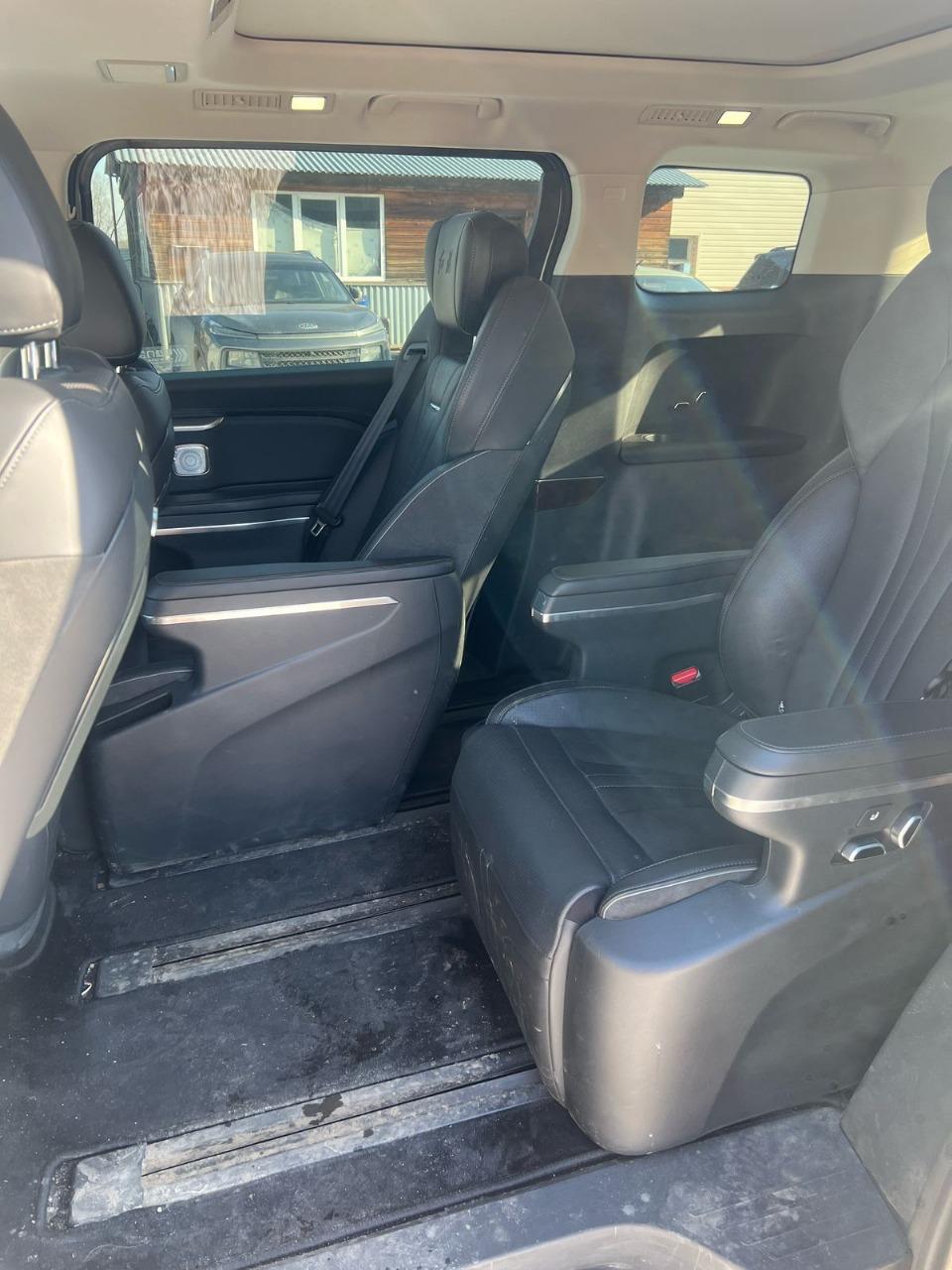 HONGQI HQ9 - фото 5