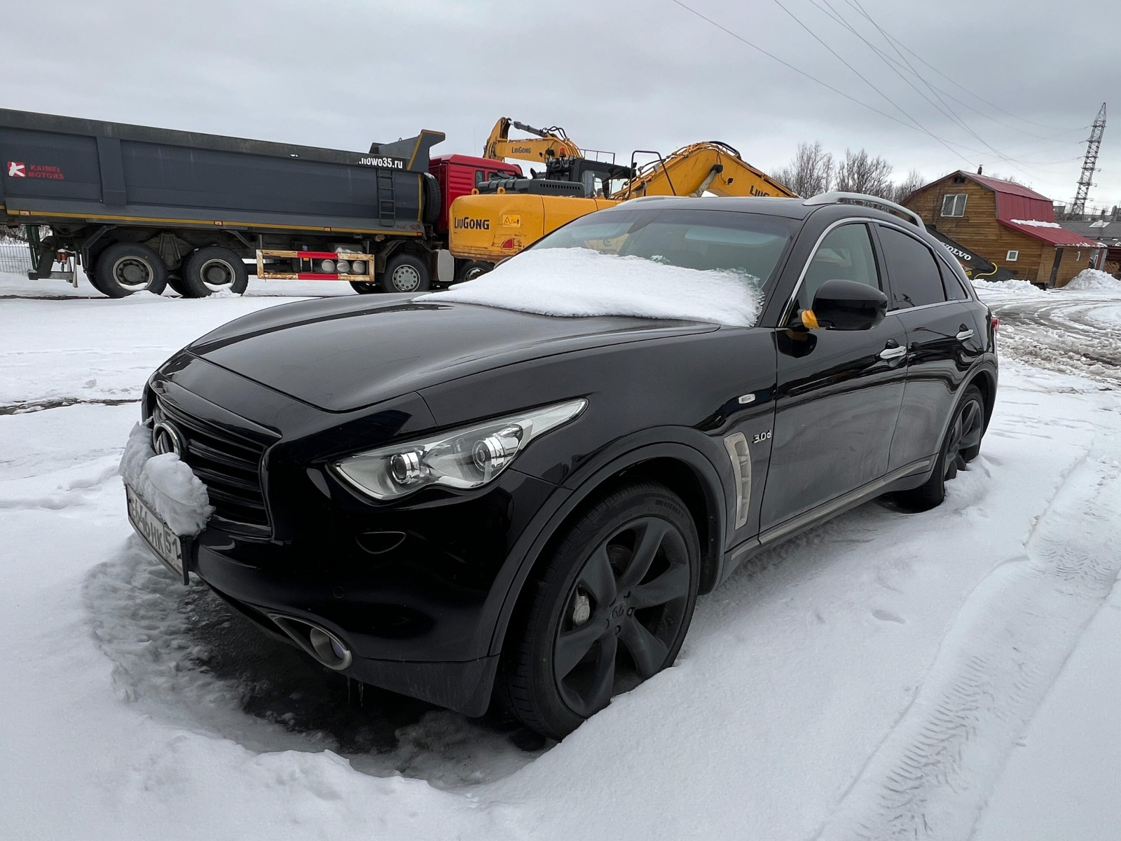 Infiniti QX70 - фото 1