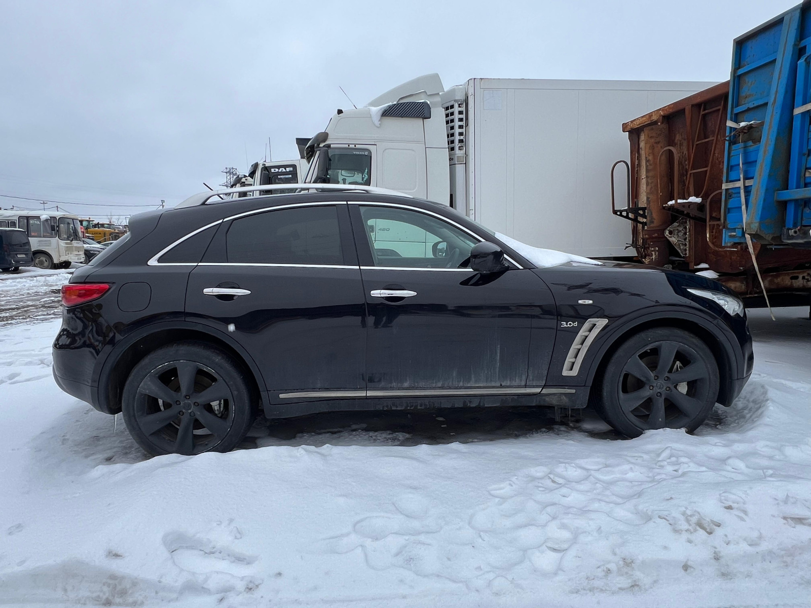 Infiniti QX70 - фото 4