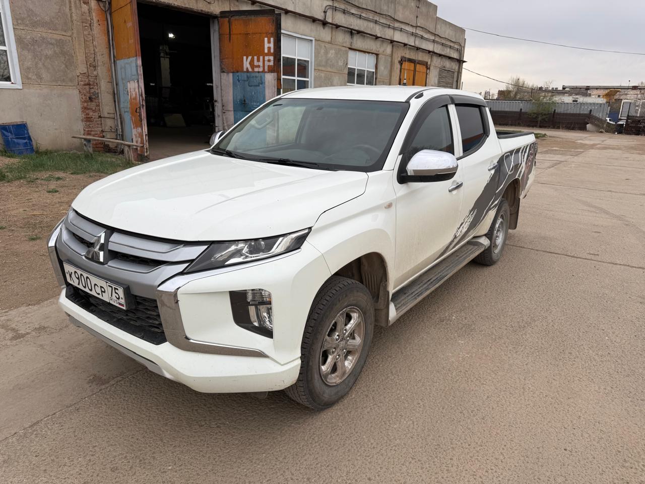Mitsubishi L200 - фото 3