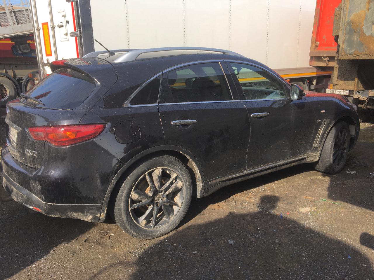 Infiniti QX70 - фото 4