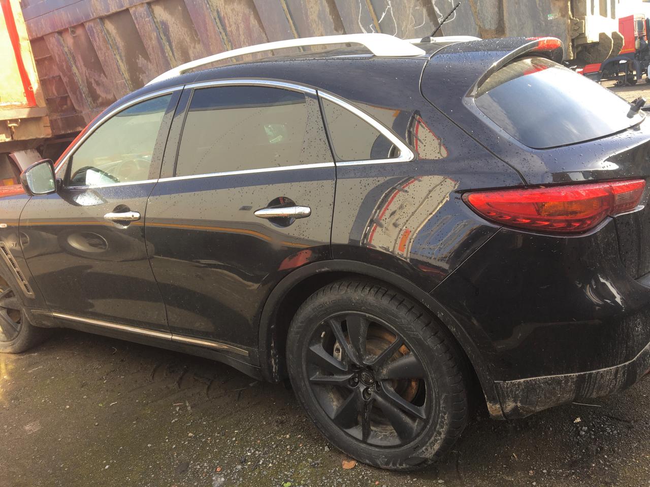 Infiniti QX70 - фото 5