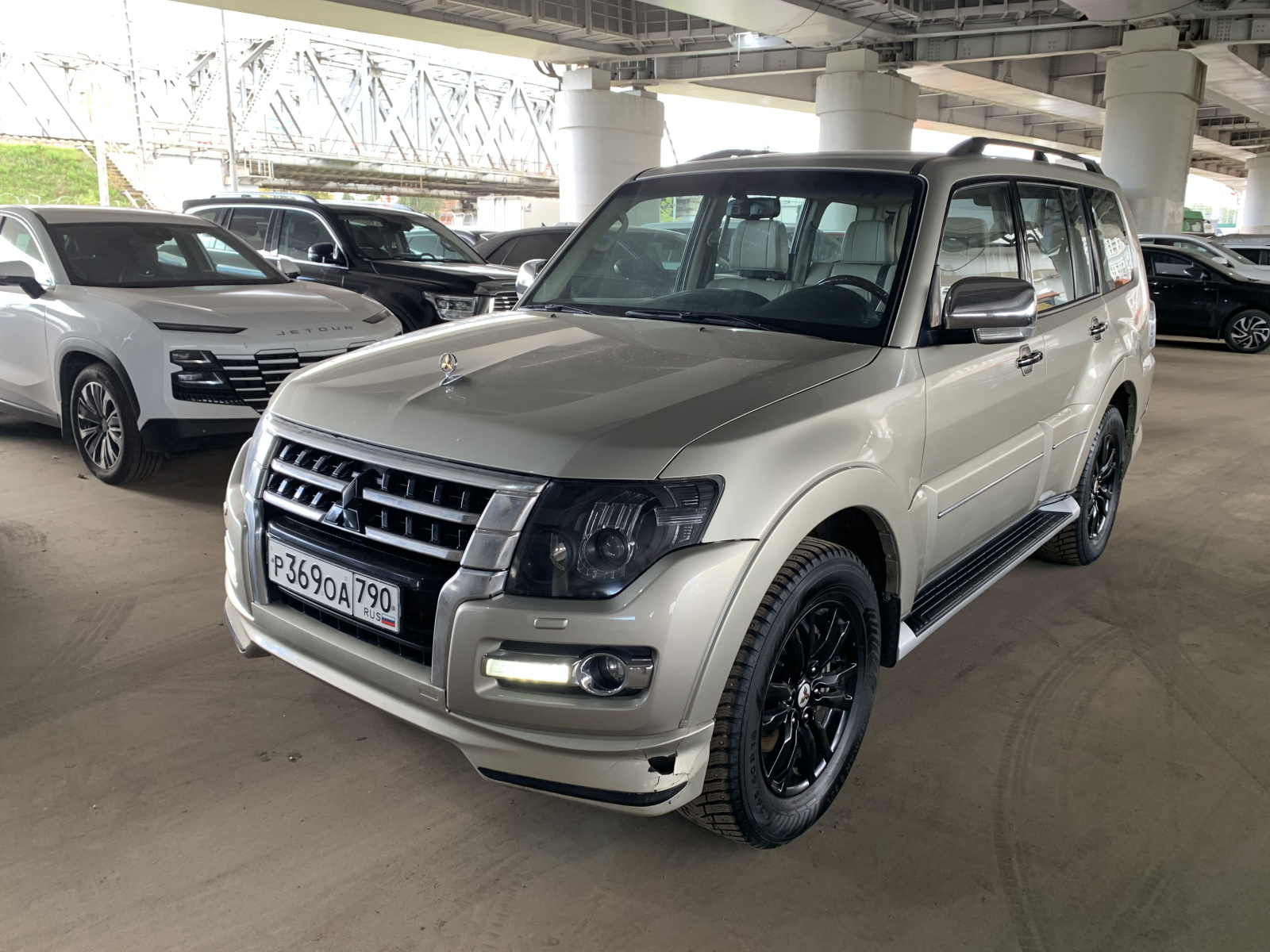 Mitsubishi PAJERO - фото 3