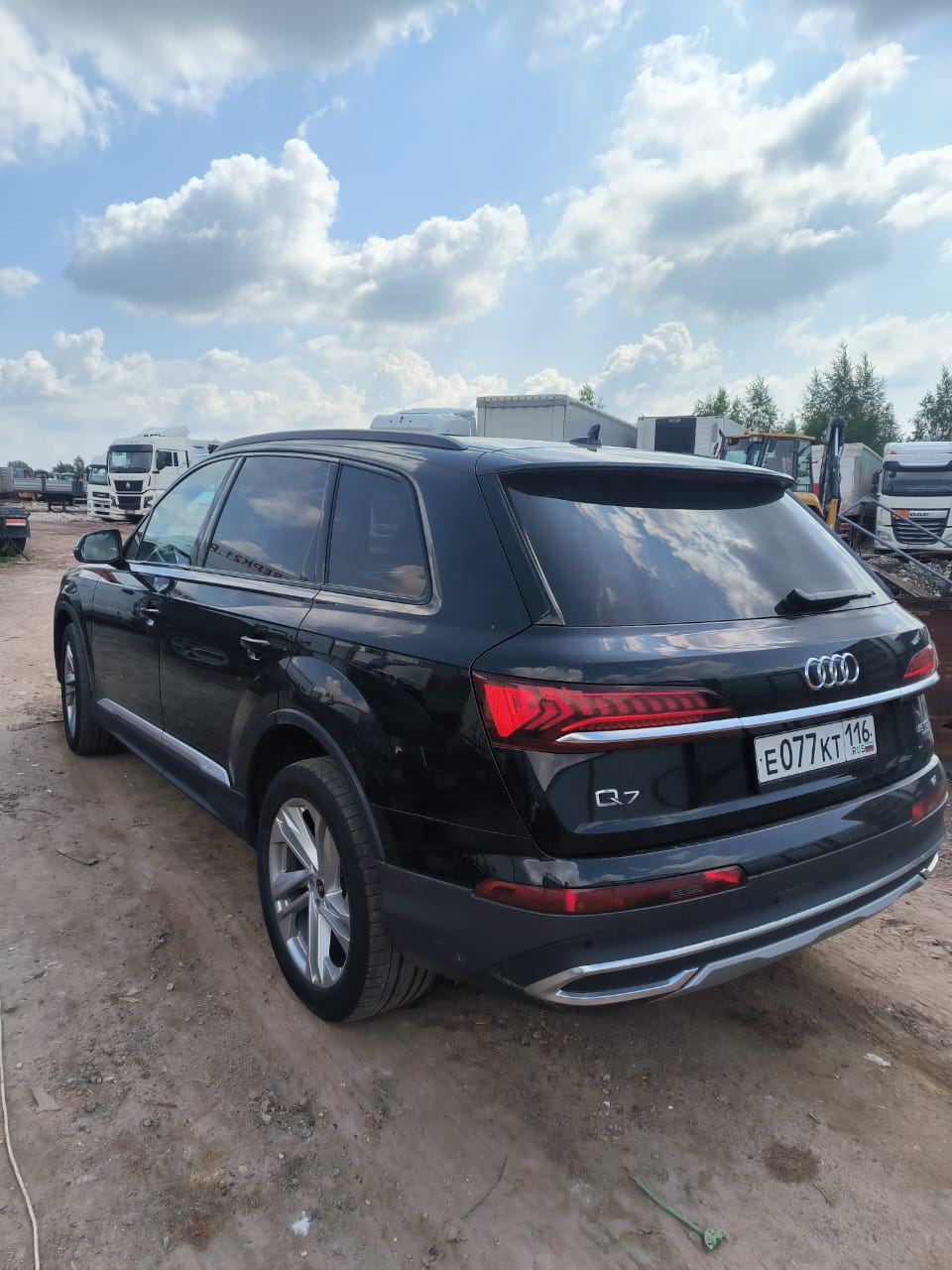 Audi Q7 - фото 5