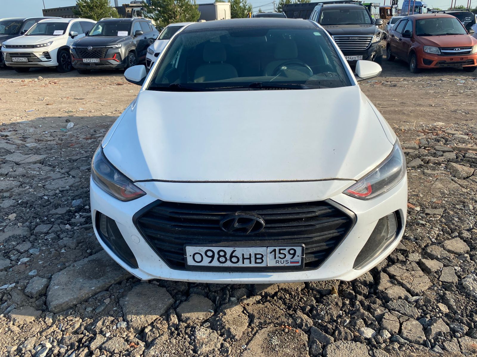 Hyundai ELANTRA - фото 1
