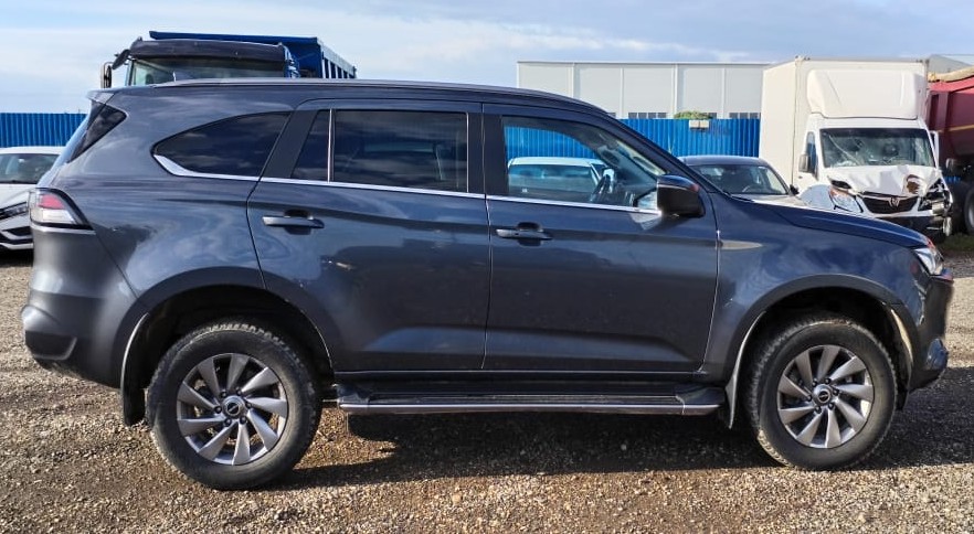 Isuzu MU-X - фото 3