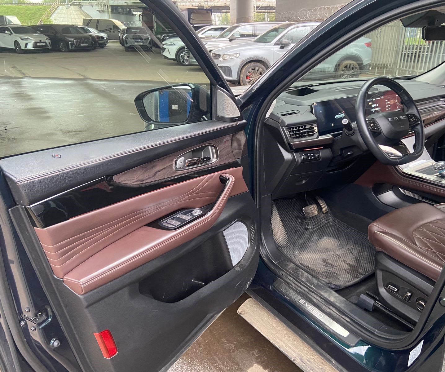 EXEED VX - фото 5