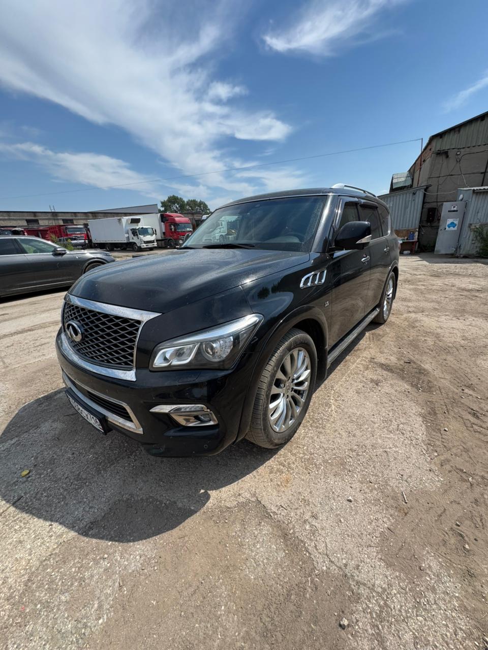 Infiniti QX80 - фото 4