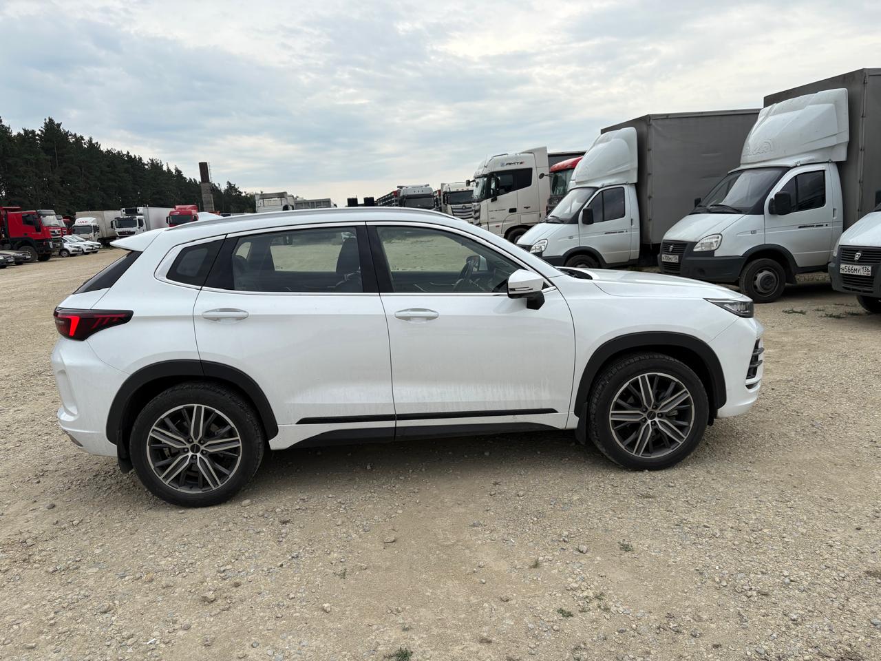 EXEED LX - фото 3