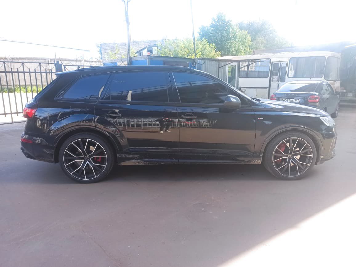 Audi Q7 - фото 3