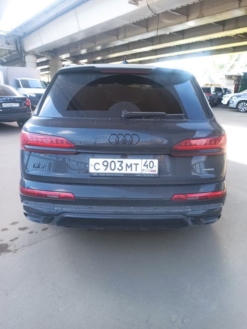 Audi Q7 - фото 4