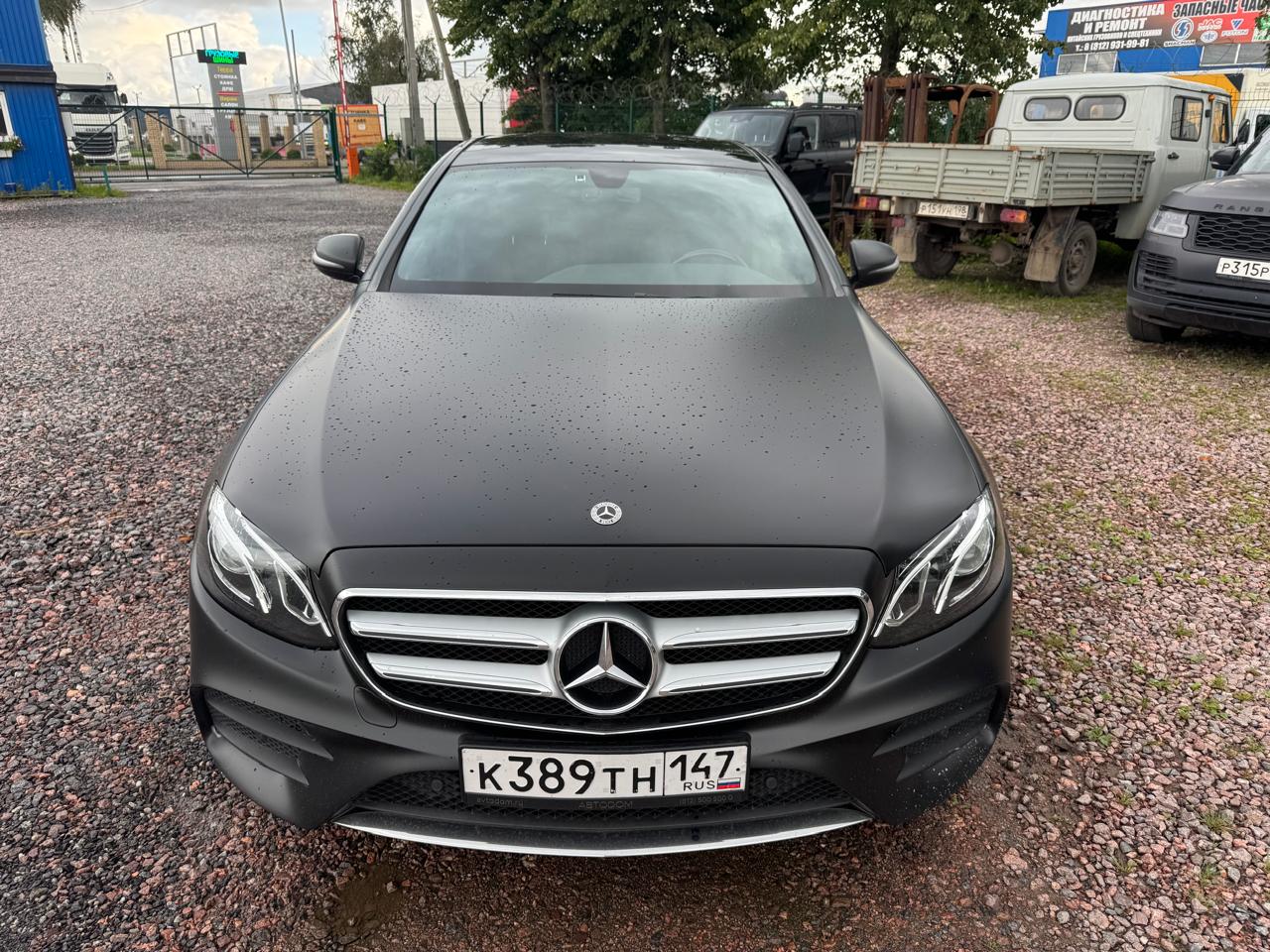 Mercedes-Benz E-CLASS - фото 1