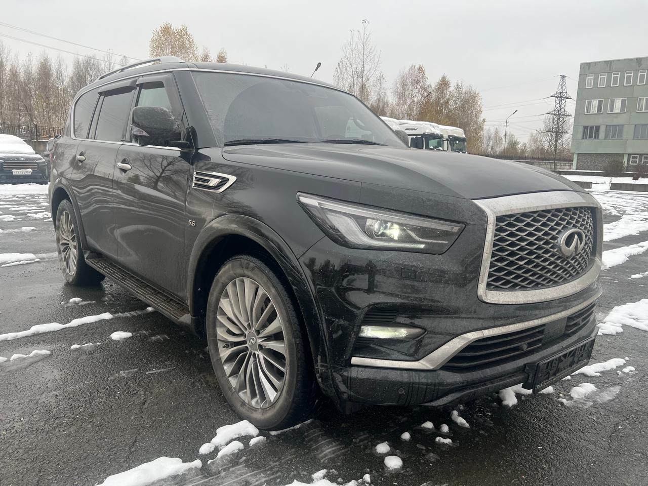 Infiniti QX80 - фото 2