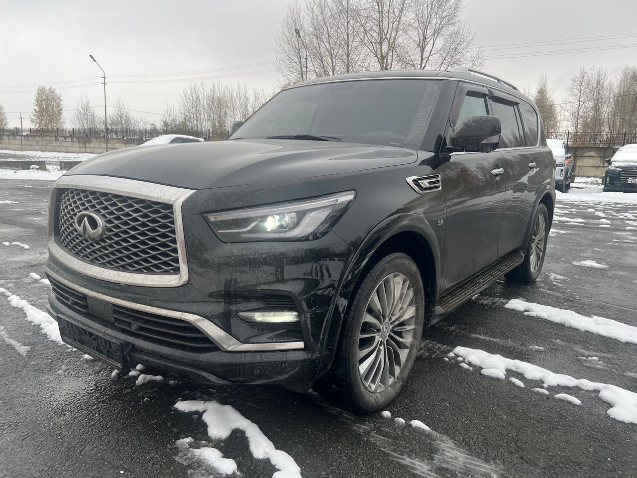 Infiniti QX80 - фото 3