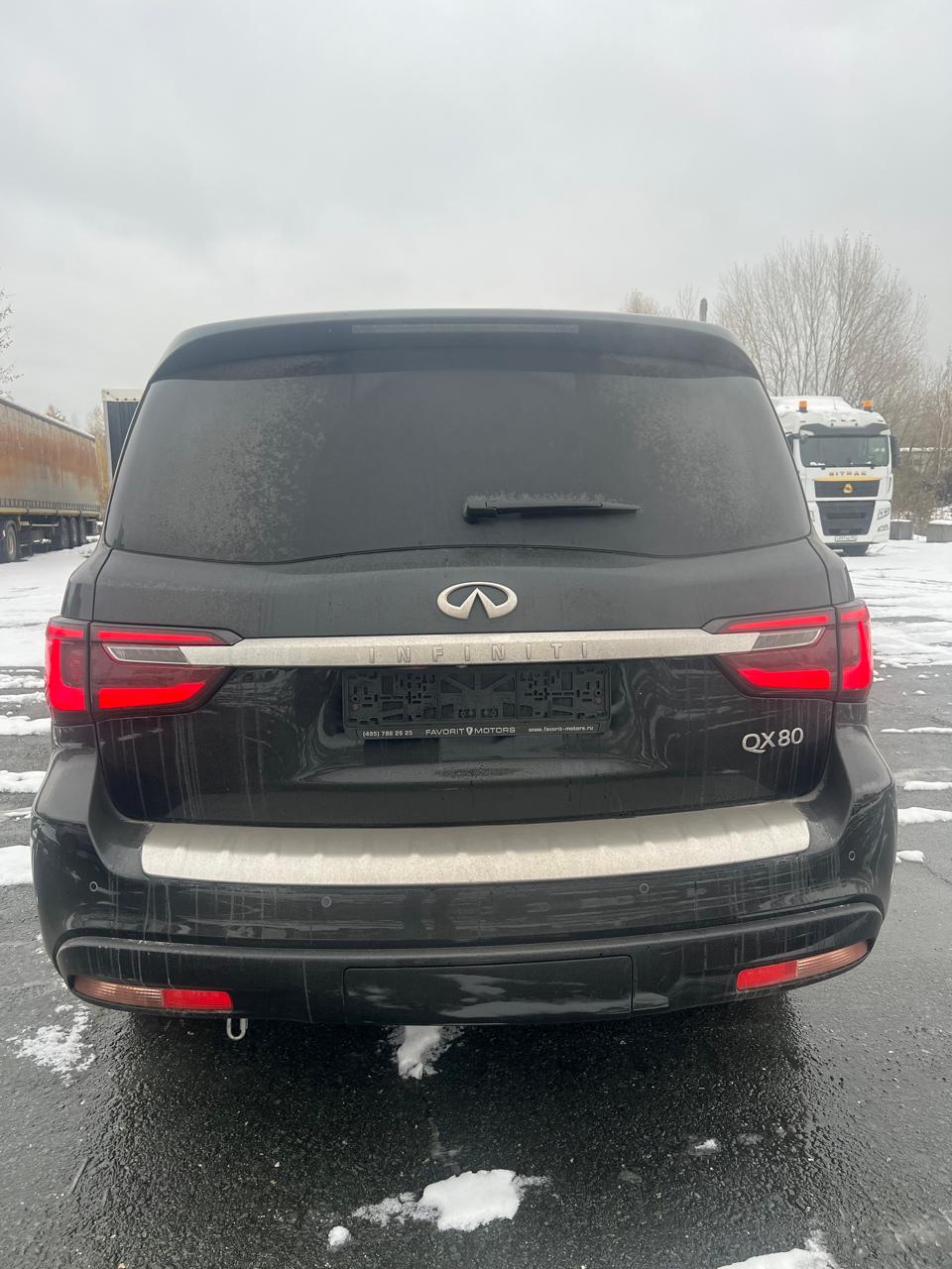 Infiniti QX80 - фото 4