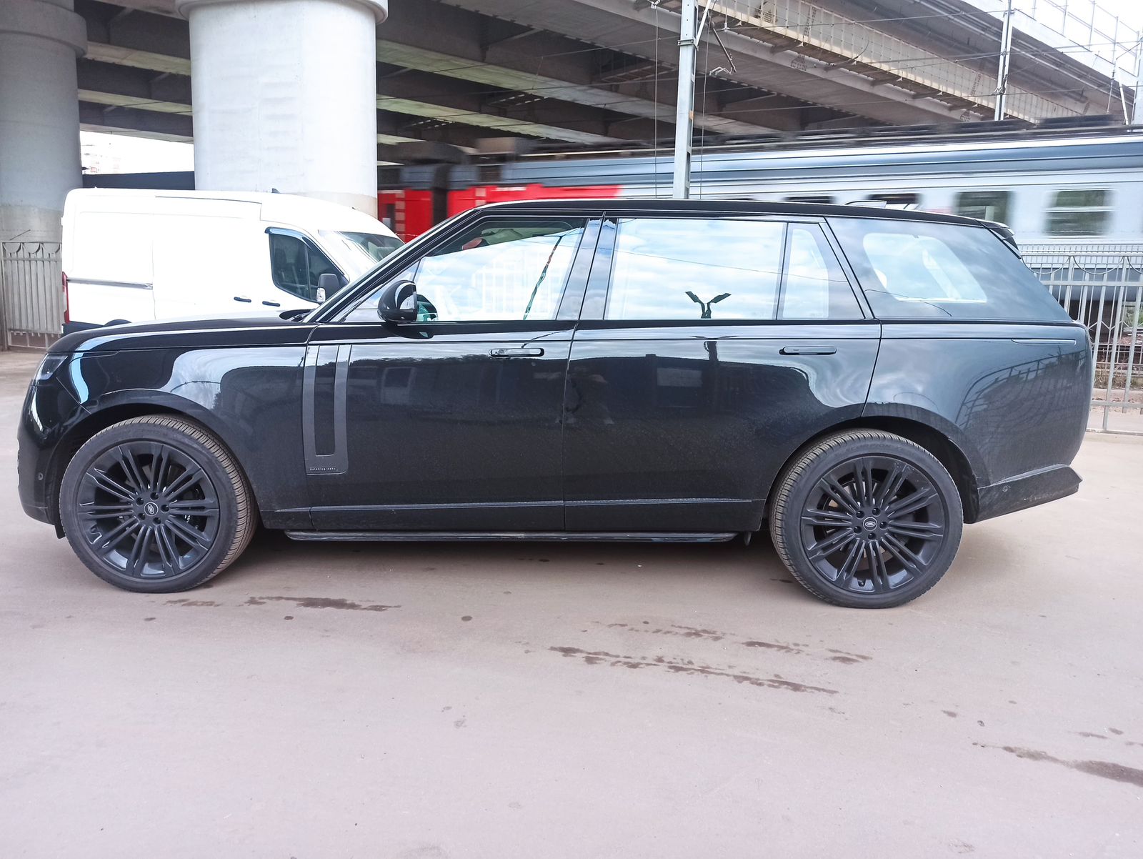 Land Rover - фото 2