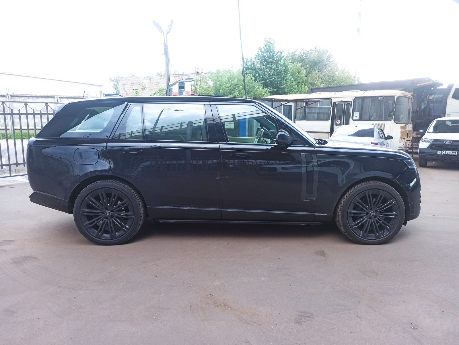 Land Rover - фото 3