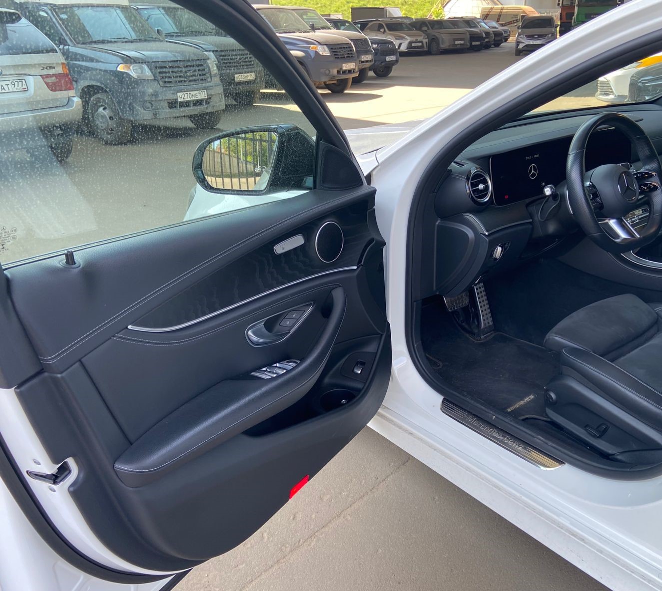 Mercedes-Benz E-CLASS - фото 5