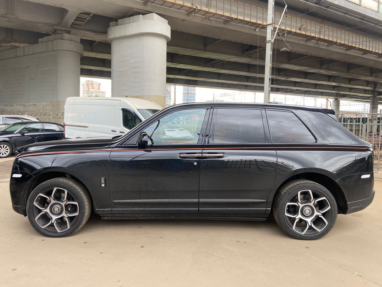 Rolls-Royce Cullinan - фото 3