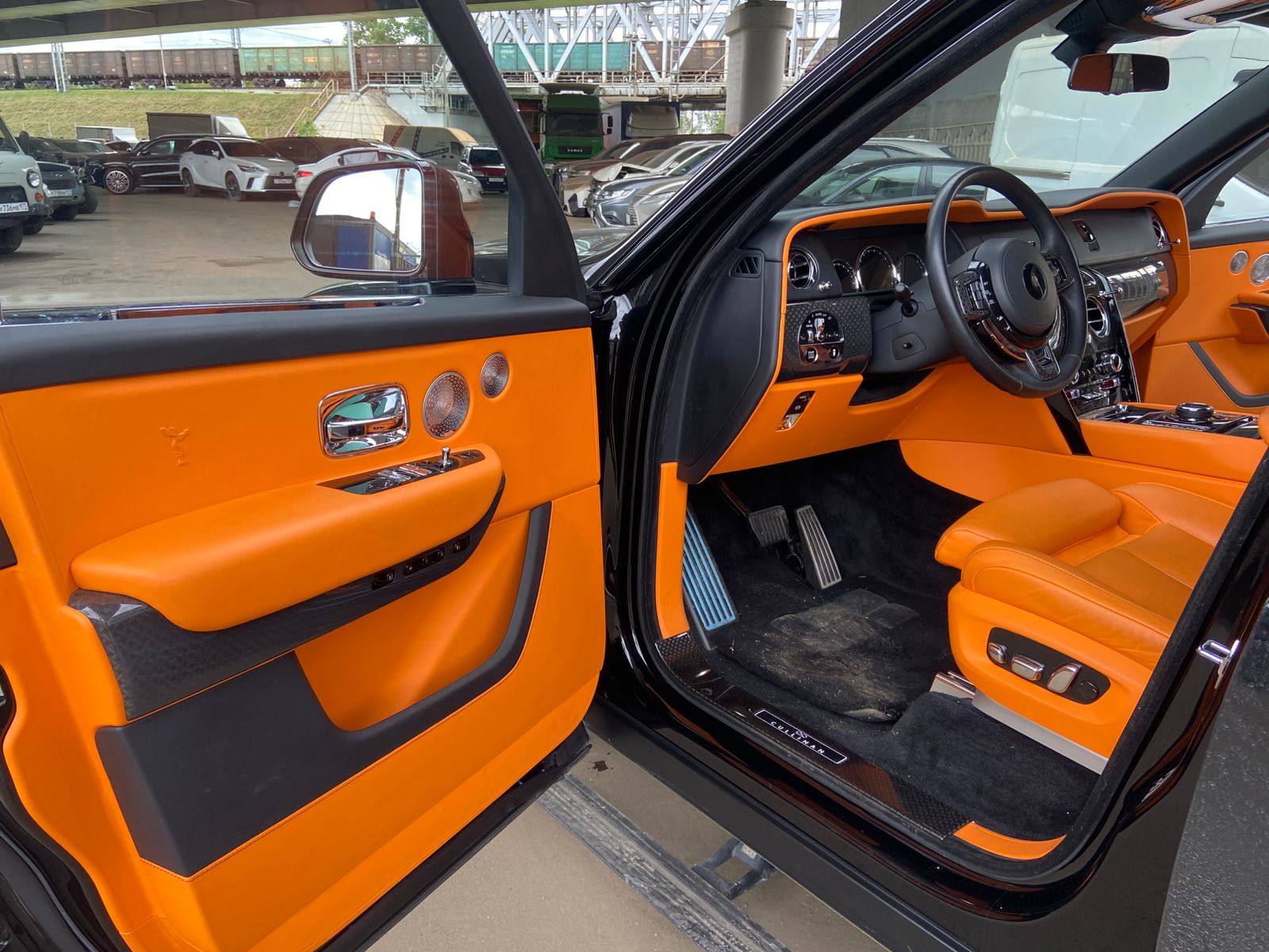 Rolls-Royce Cullinan - фото 5