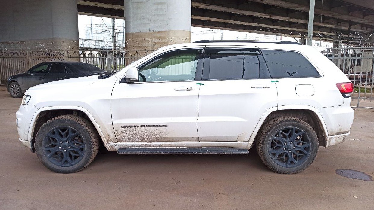 Jeep GRAND CHEROKEE