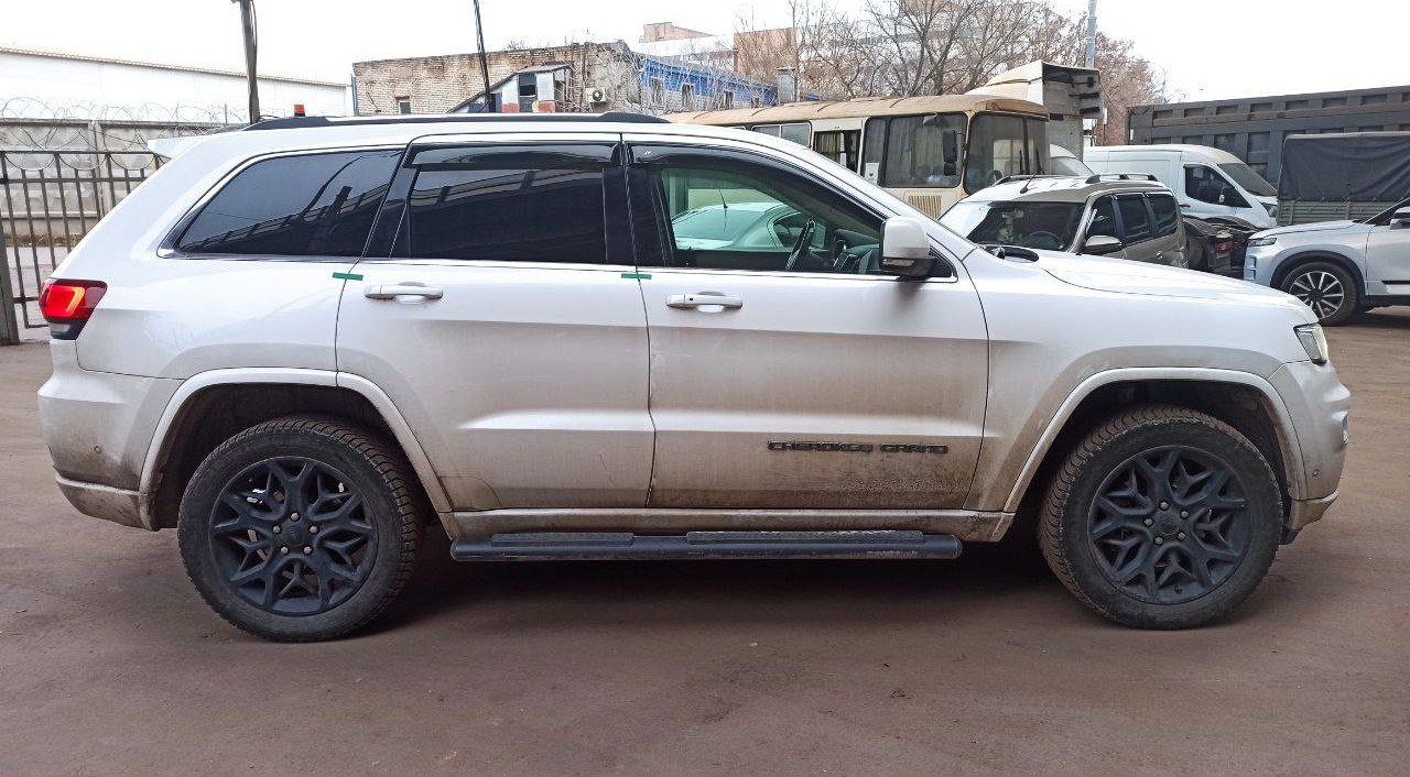 Jeep GRAND CHEROKEE