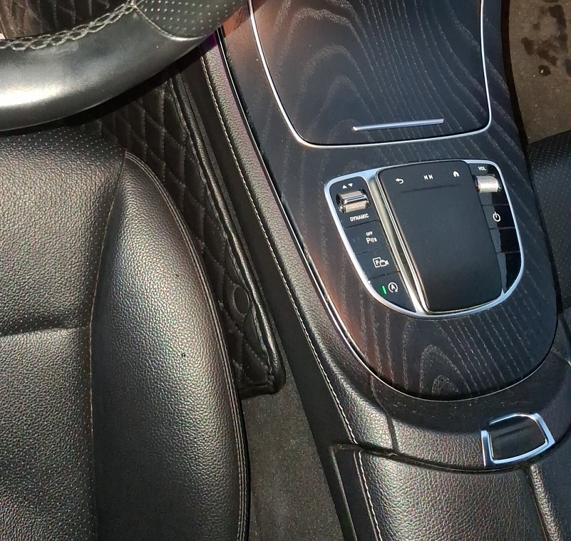 Mercedes-Benz E 220 D 4MATIC