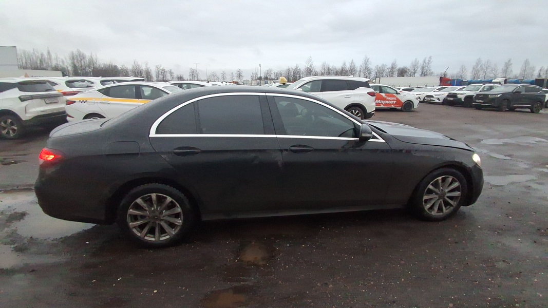 Mercedes-Benz E 220 D 4MATIC