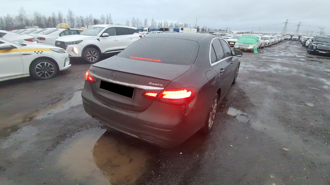 Mercedes-Benz E 220 D 4MATIC