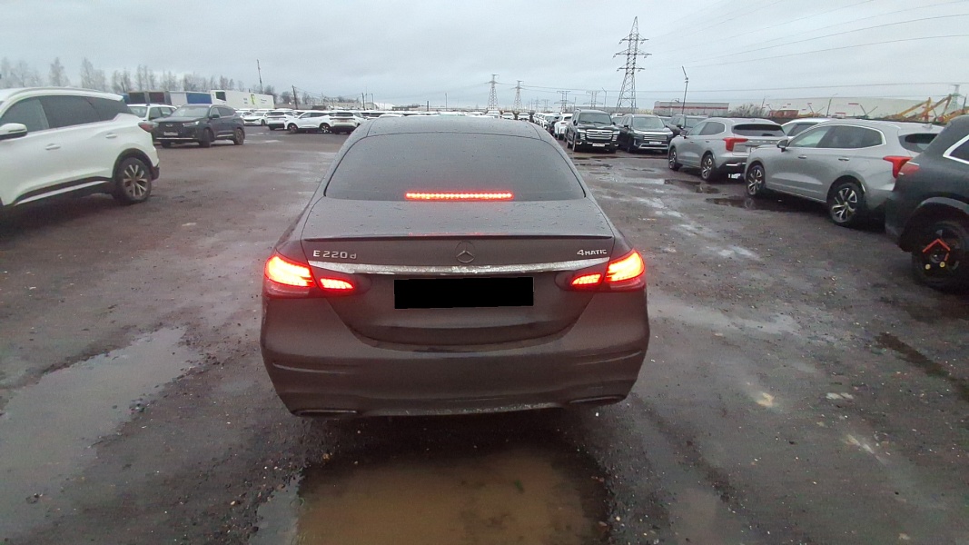 Mercedes-Benz E 220 D 4MATIC