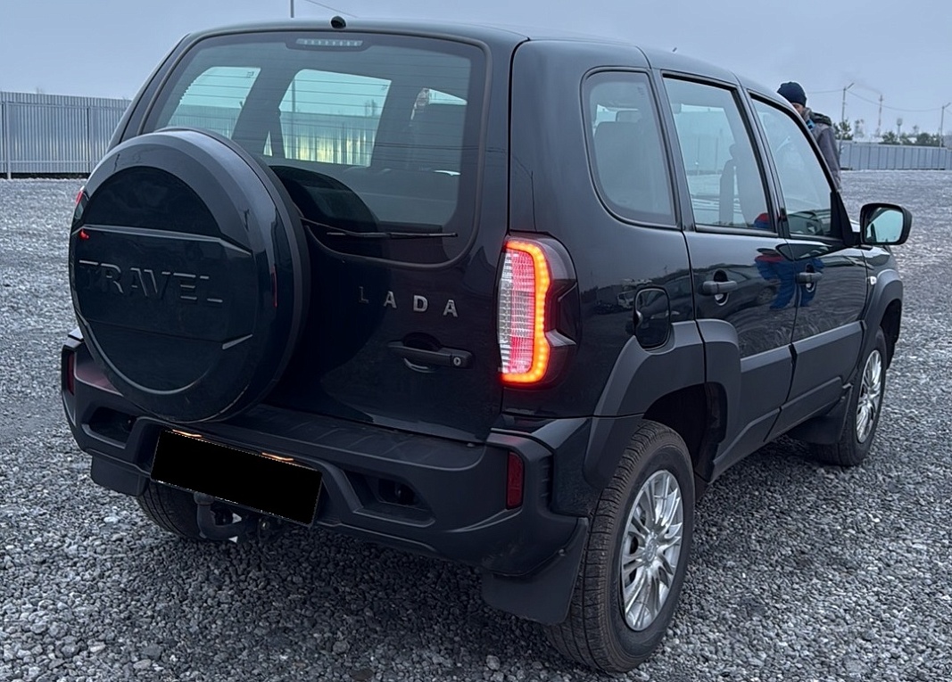 Lada Niva Travel