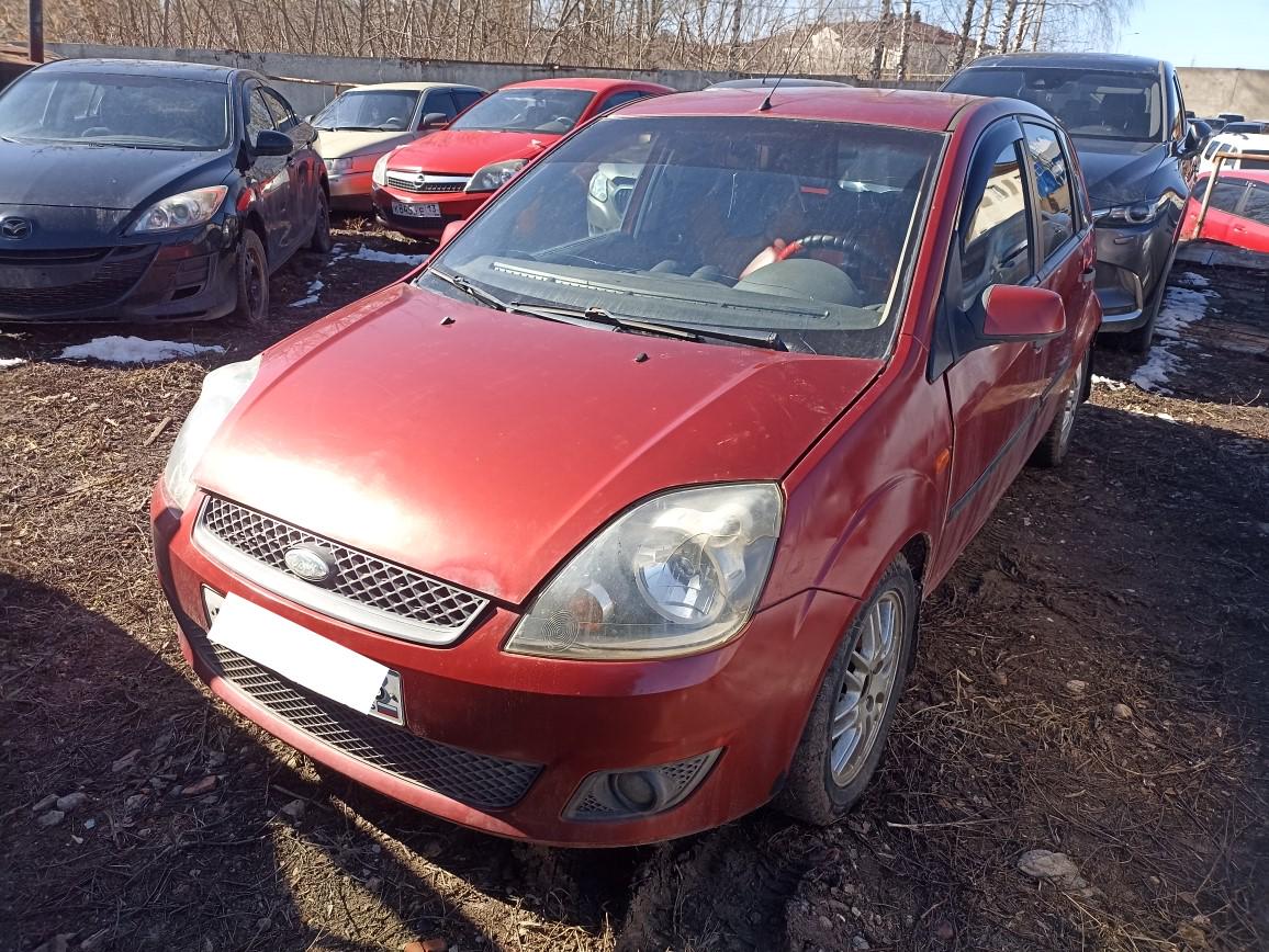 Ford Fiesta - фото 1