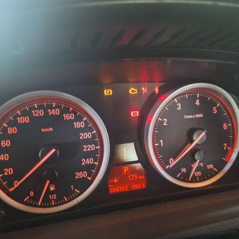 Bmw X6 - фото 8