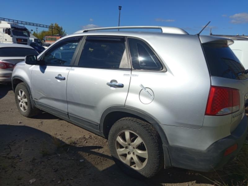 Kia Sorento - фото 5