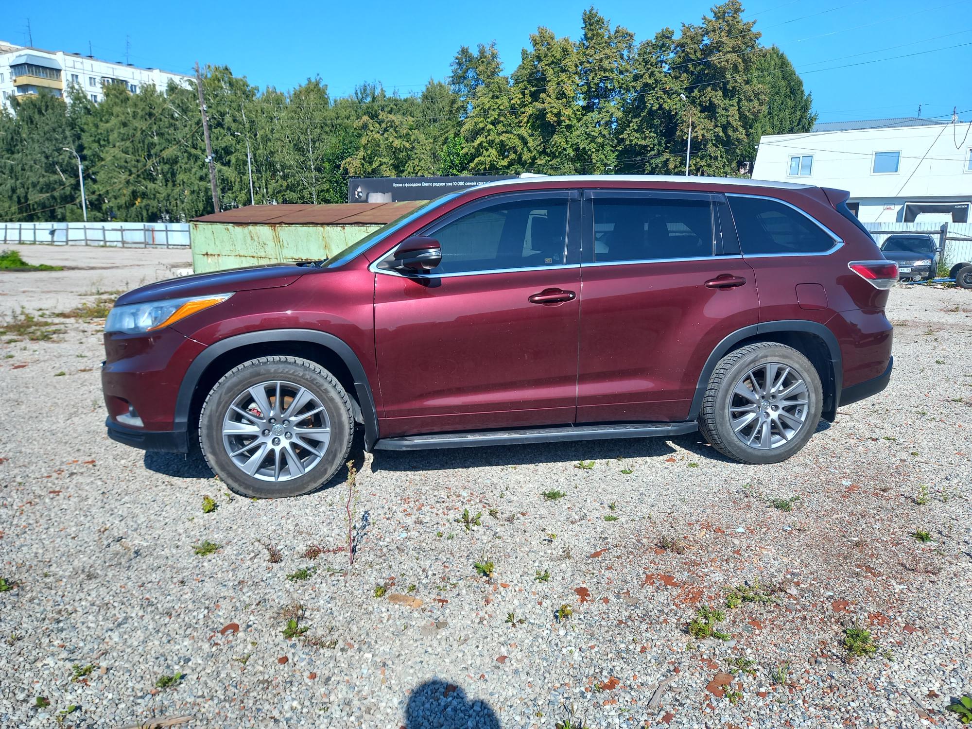 Toyota Highlander - фото 3