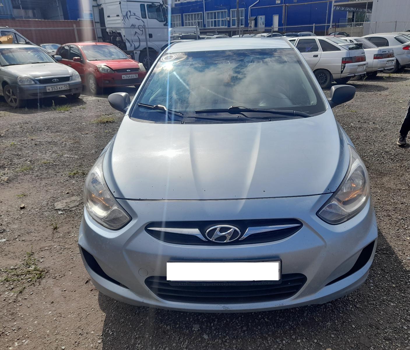 Hyundai Solaris - фото 1