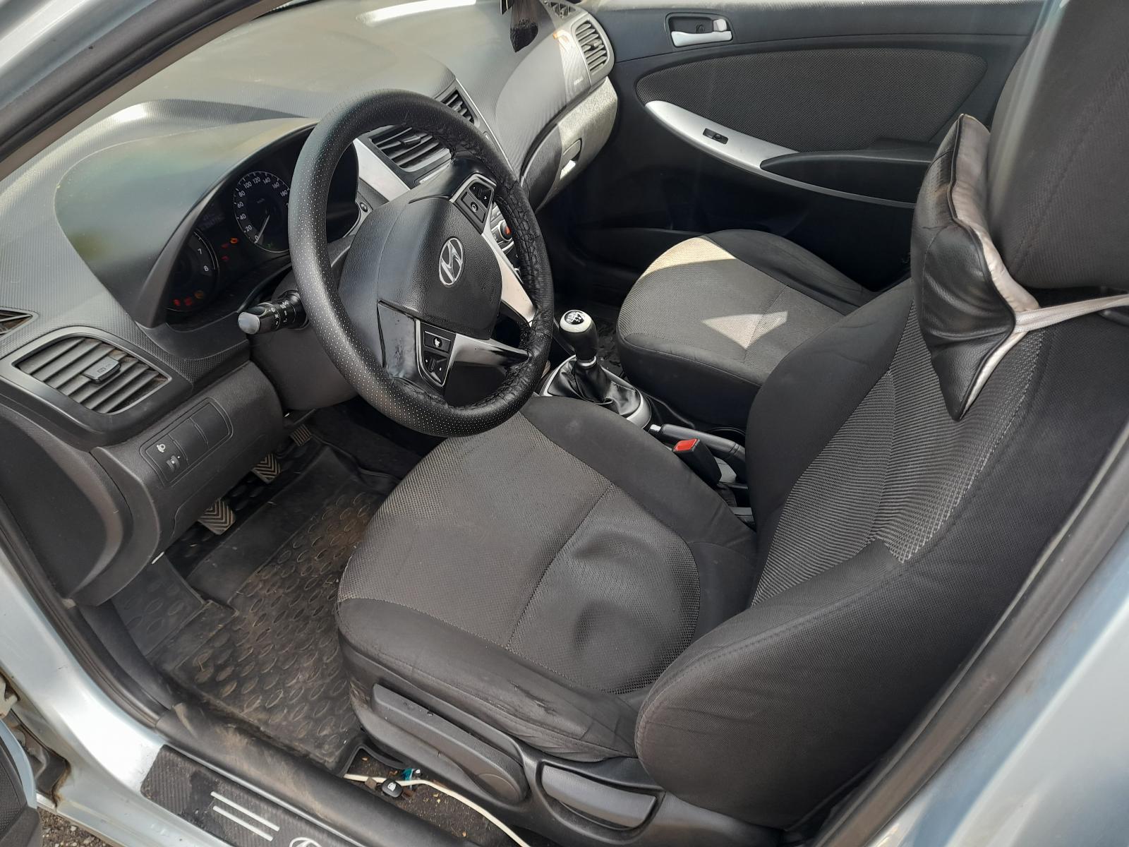 Hyundai Solaris - фото 6