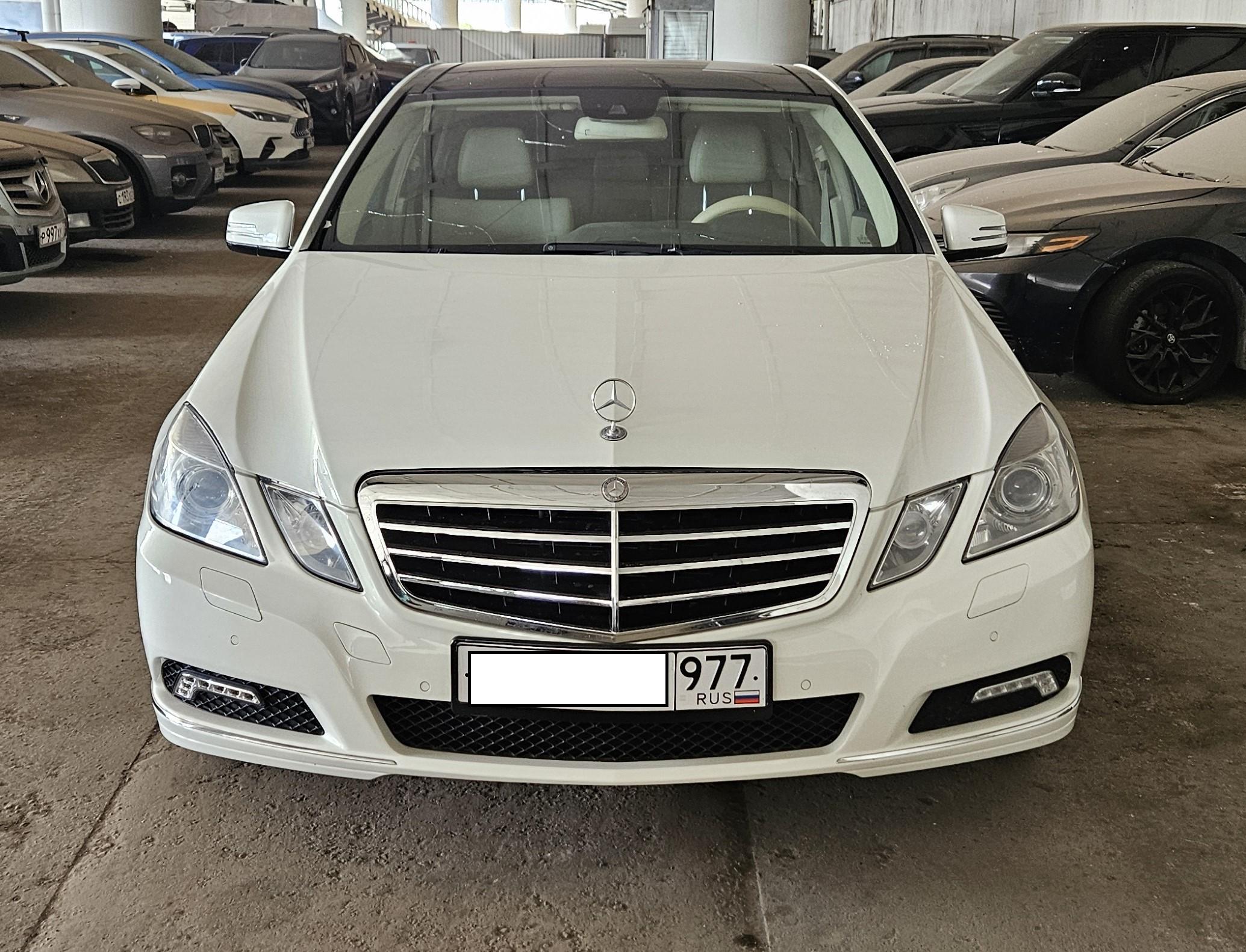 Mercedes-Benz E-Class - фото 1
