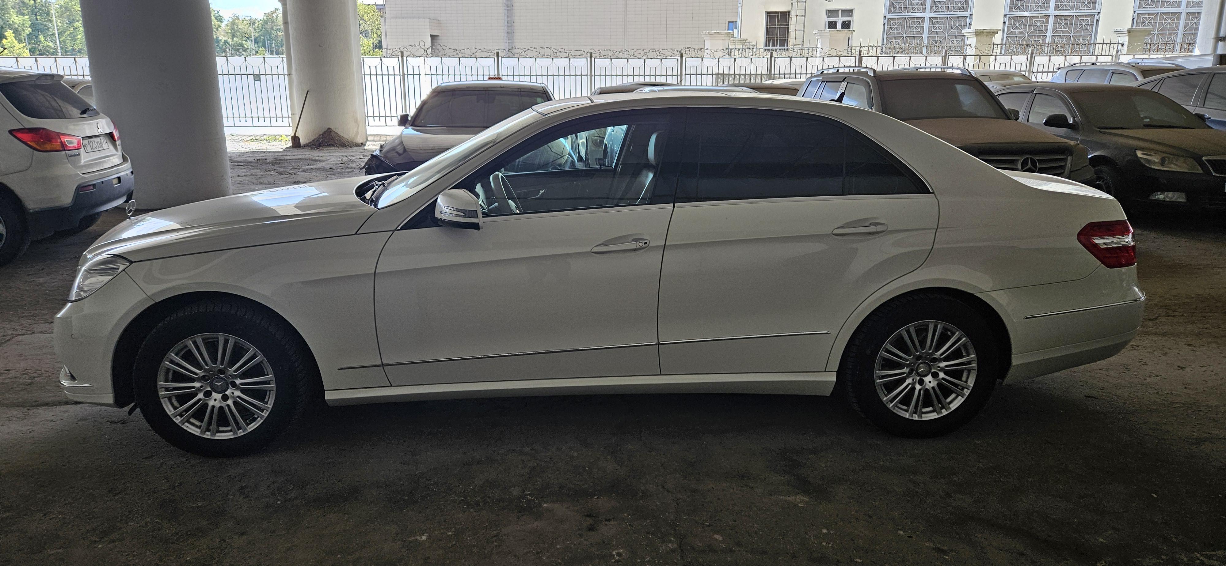 Mercedes-Benz E-Class - фото 4