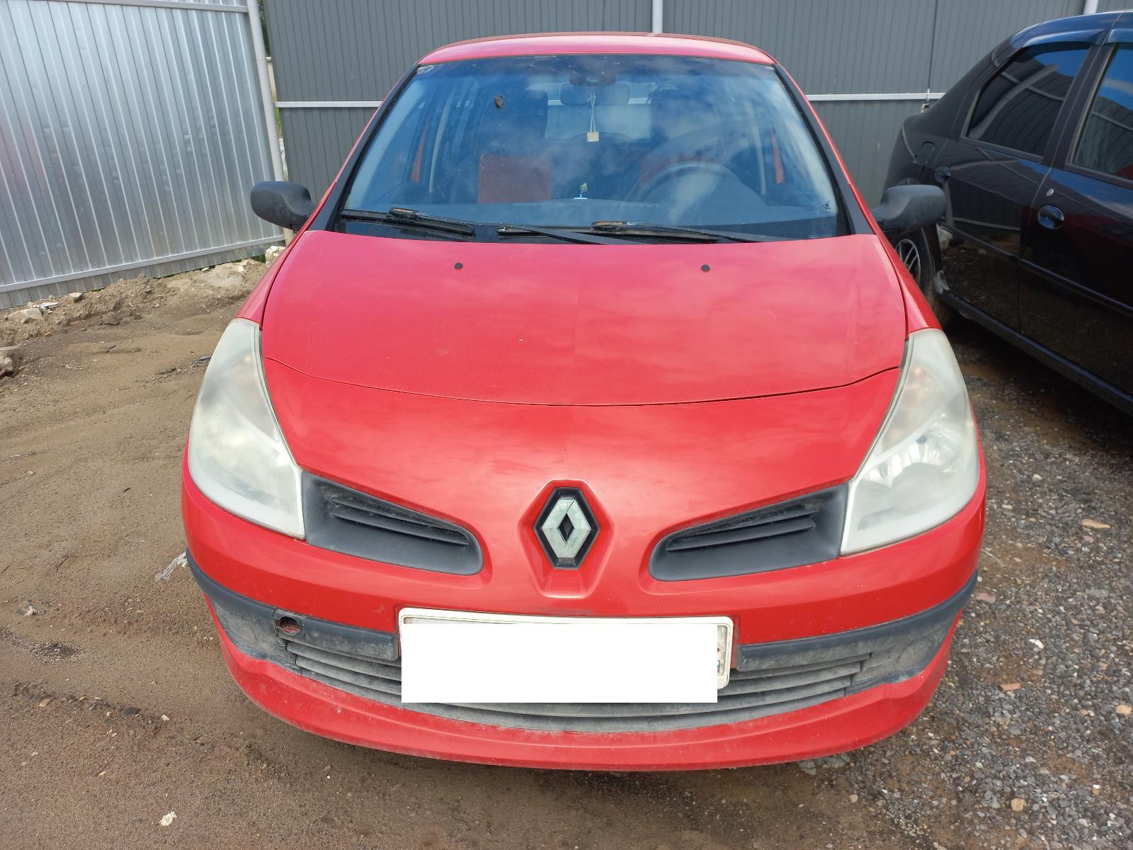 Renault Clio - фото 1