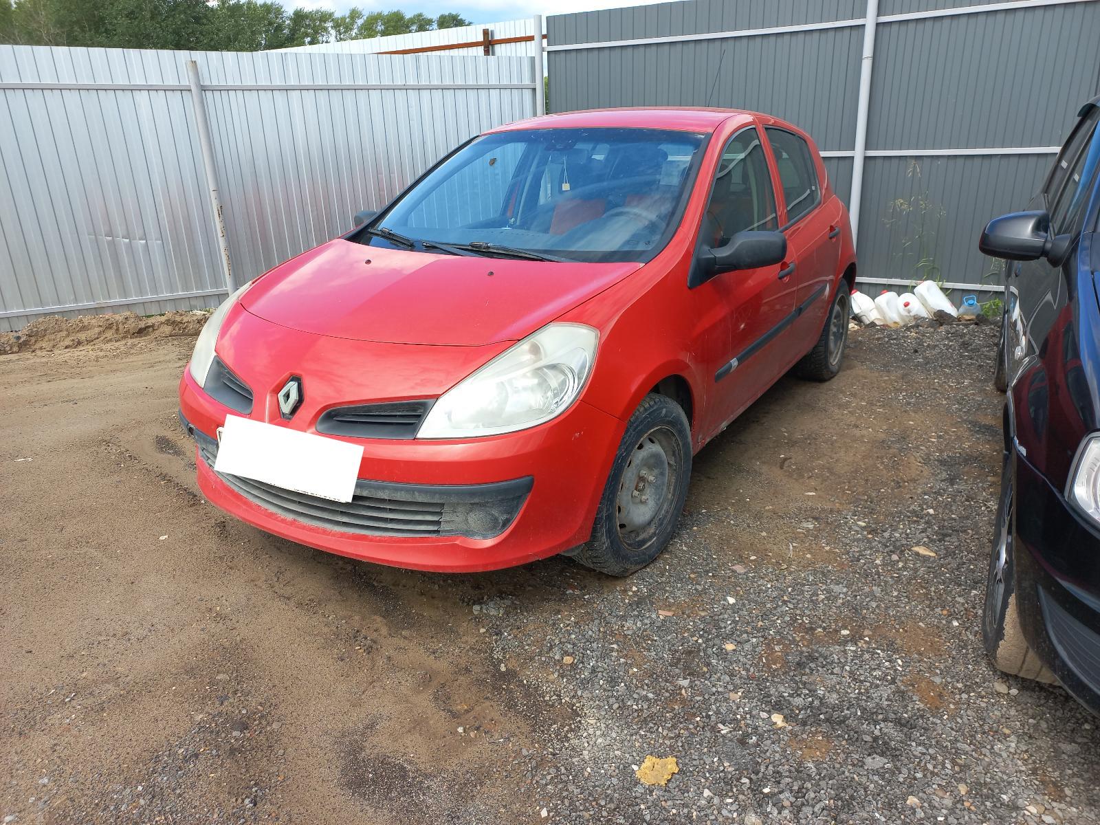 Renault Clio - фото 2