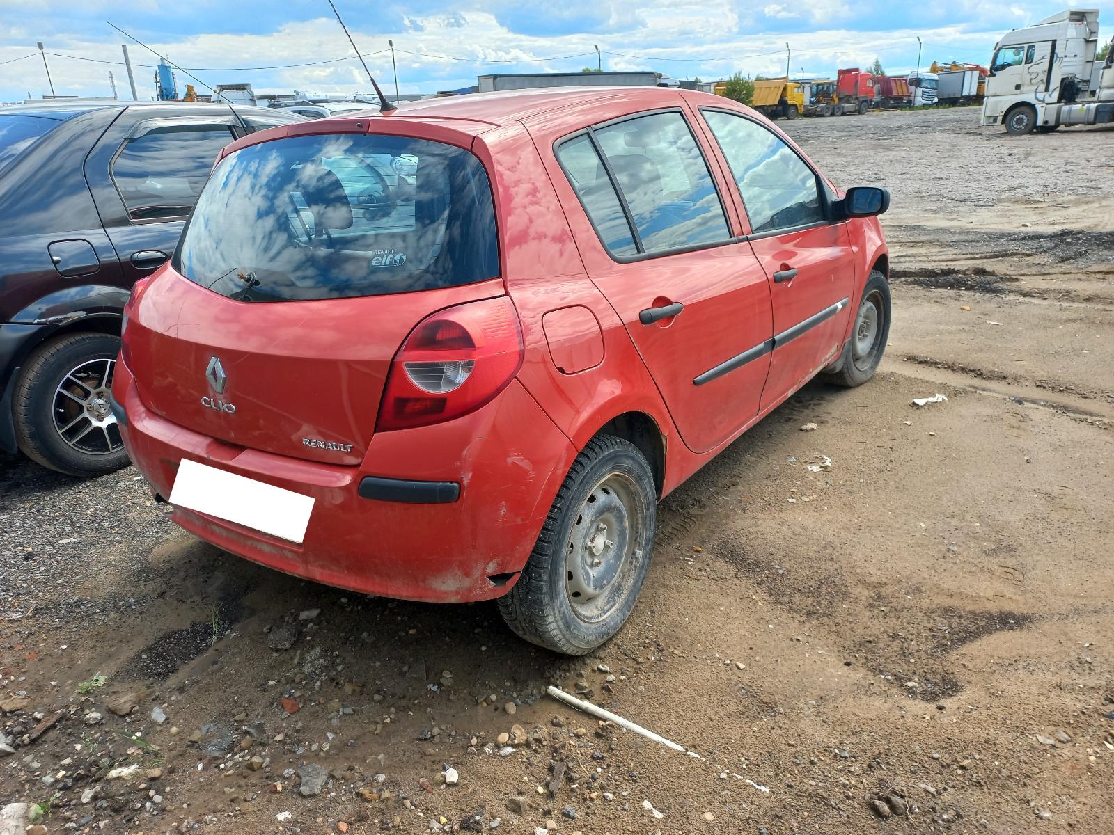 Renault Clio - фото 4